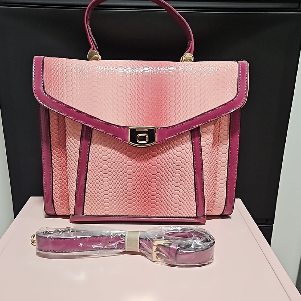 Elegant Pink Snakeskin Handbag